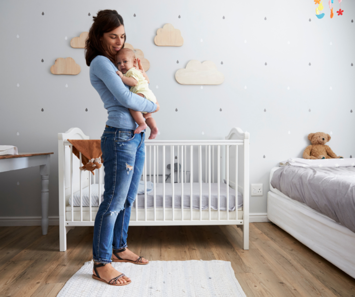 Bellyy-Tipps-fuer-den-Alltag-–-Wie-sollten-Sie-das-Kind-aus-dem-Bett-heben